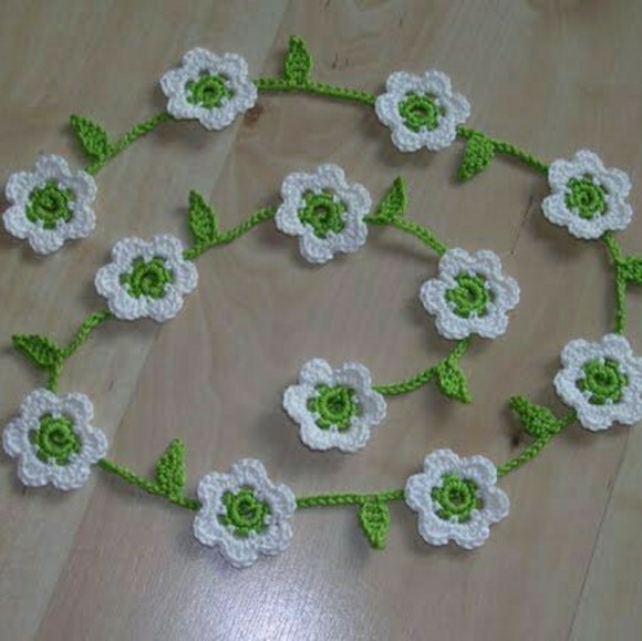 Vintage Crochet necklace handmade - Picture 4 of 4